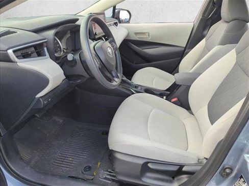 Used 2022 Toyota Corolla LE image 9