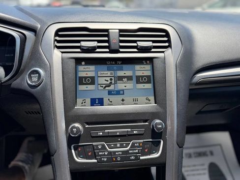 Used 2018 Ford Fusion Energi SE FWD image 41