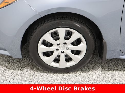 Used 2025 Toyota Corolla LE image 11