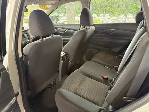 Used 2020 Nissan Rogue S image 21