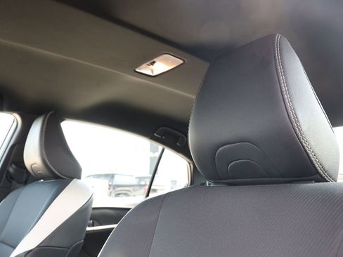 Used 2025 Toyota Camry SE FWD image 16