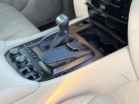 Used 2016 Lexus LX 570 4WD w/ Luxury Package image 7