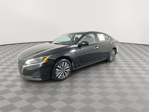 Used 2023 Nissan Altima 2.5 SV image 4