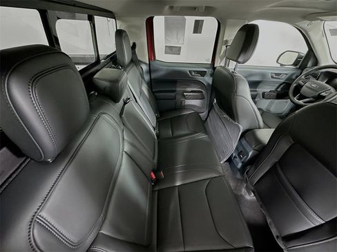 New 2025 Ford Maverick Lariat w/ Black Appearance Package image 28