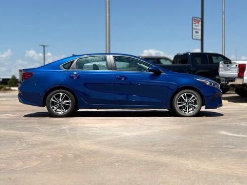 Used 2023 Kia Forte LXS FWD image 6