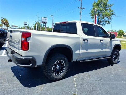 New 2026 Chevrolet Silverado 1500 ZR2 AWD/4WD image 3