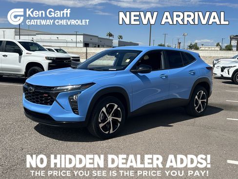 Used 2024 Chevrolet Trax RS FWD image 1