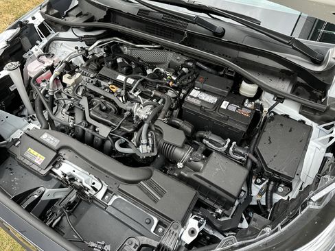 Used 2024 Toyota Corolla Cross XLE w/ Convenience Package image 16