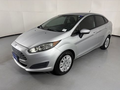 Used 2015 Ford Fiesta S FWD image 4
