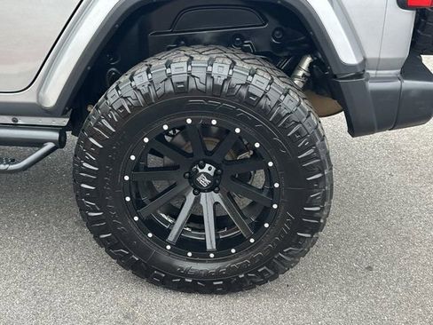 Used 2018 Jeep Wrangler Unlimited Sahara image 23