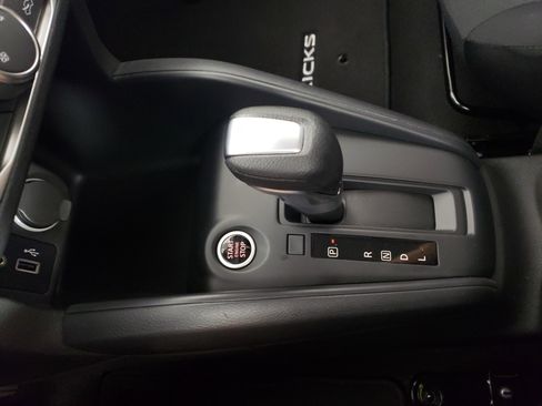 New 2025 Nissan Kicks S image 24