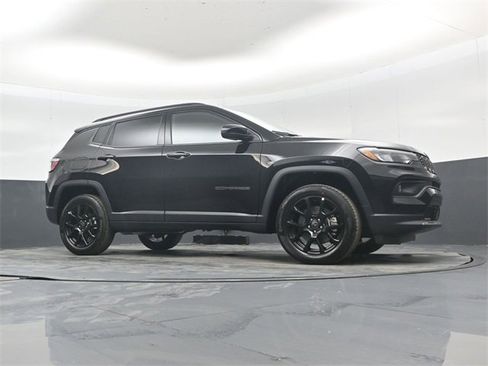 New 2026 Jeep Compass Latitude image 38