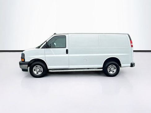 Used 2024 Chevrolet Express 2500 w/ Driver Convenience Package RWD image 4