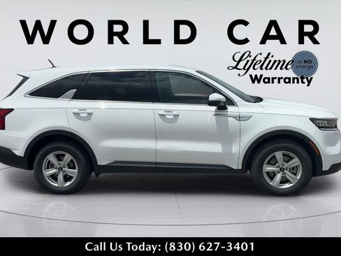 Used 2023 Kia Sorento LX FWD image 8