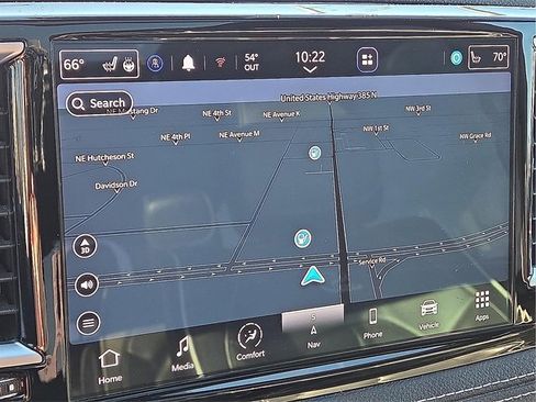 Used 2023 Chrysler Pacifica Limited w/ Uconnect Theater Family Group image 17