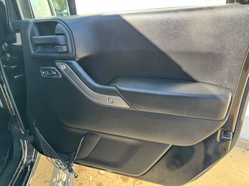 Used 2015 Jeep Wrangler Unlimited Sport w/ Quick Order Package 24S image 17