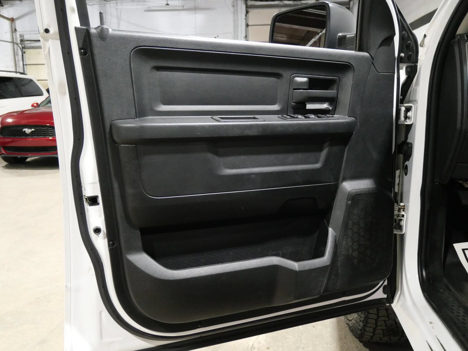 Used 2018 RAM 1500 Tradesman w/ Chrome Appearance Group AWD/4WD image 21