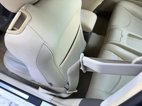 Used 2009 INFINITI G37 x Coupe w/ Premium Pkg image 16