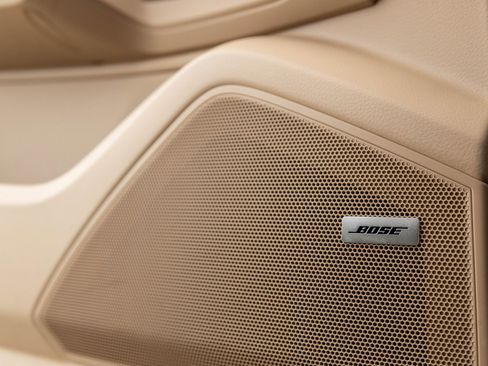 Certified 2022 Porsche Cayenne Platinum Edition image 20