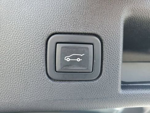 Used 2021 Chevrolet Equinox LT image 9