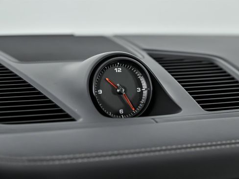 Used 2019 Porsche Cayenne Turbo image 34