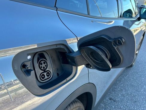 Used 2023 Volkswagen ID.4 S image 45