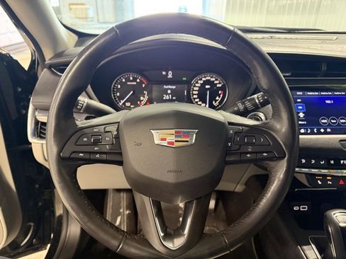 Used 2019 Cadillac XT4 Luxury image 11