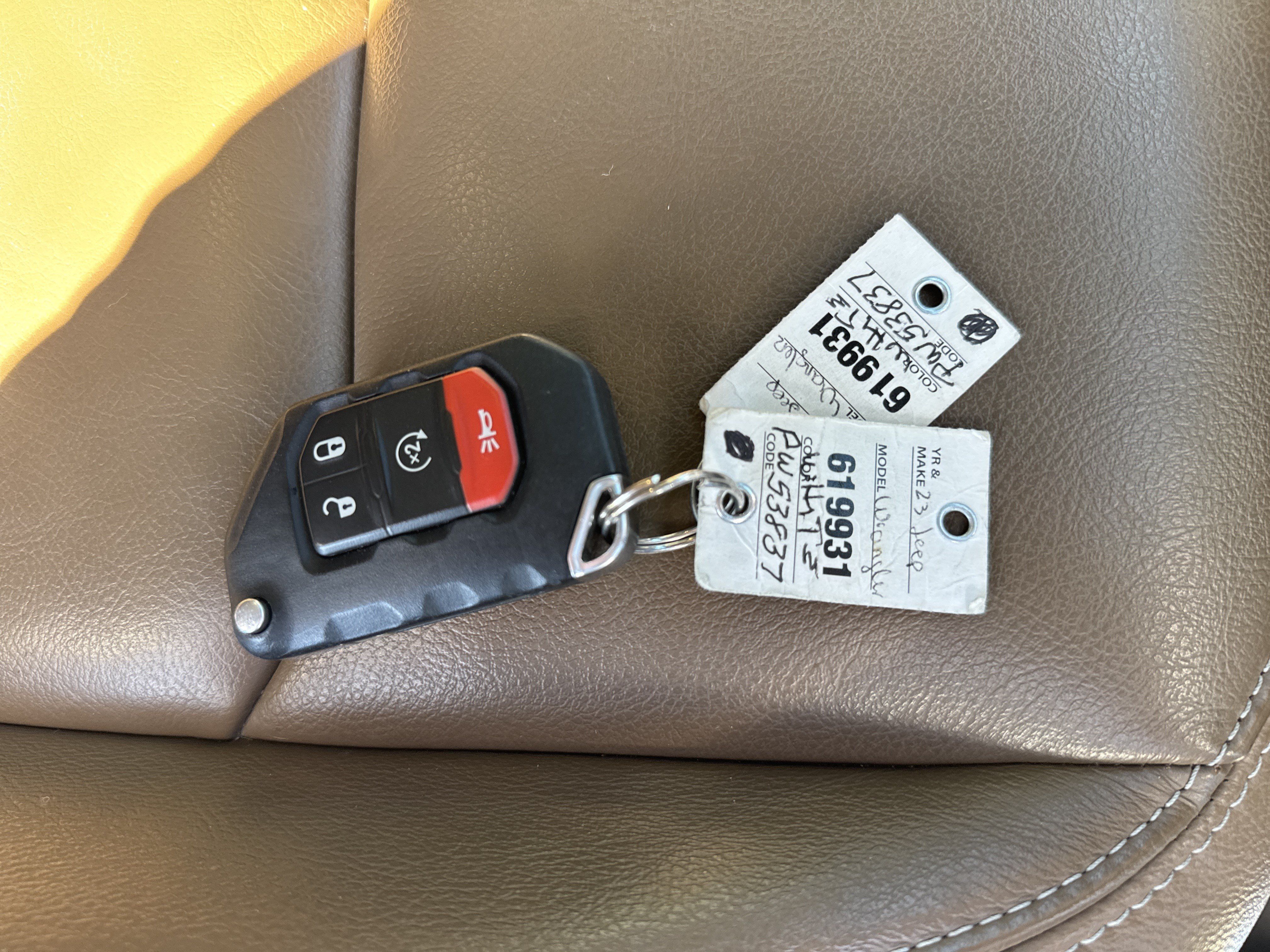 Used 2021 Jeep Wrangler Unlimited Sahara AWD/4WD image 23