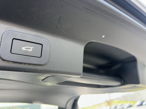 Certified 2025 Jaguar F-PACE R-Dynamic S image 35