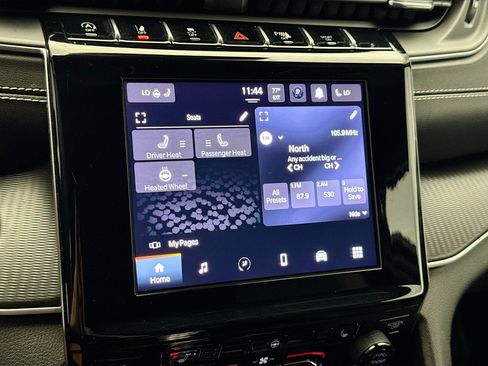 Used 2023 Jeep Grand Cherokee L Laredo RWD image 9