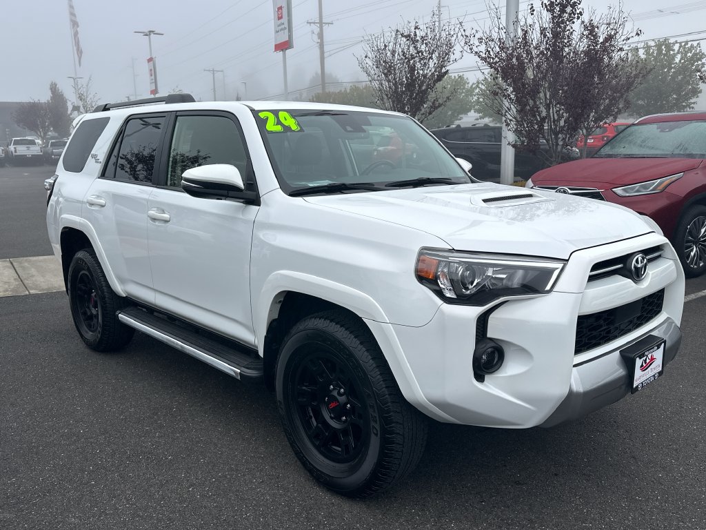 Certified 2024 Toyota 4Runner TRD Off-Road Premium AWD/4WD image 7