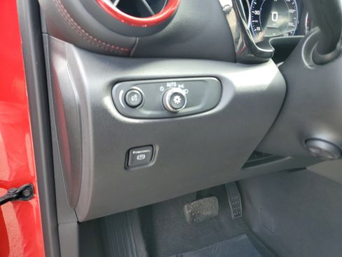 Used 2022 Chevrolet Blazer RS w/ Enhanced Convenience Package image 29