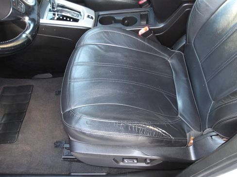 Used 2014 Chevrolet Captiva Sport LTZ FWD image 19