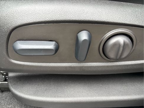 Certified 2023 Chevrolet Equinox RS w/ RS Leather Package image 10