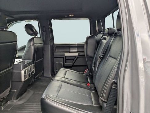 Used 2018 Ford F150 Lariat w/ Equipment Group 502A Luxury AWD/4WD image 13