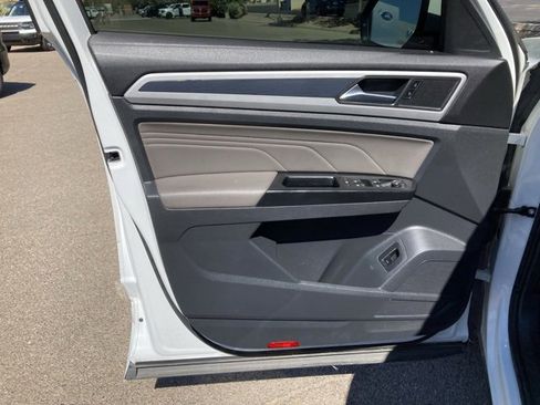 Used 2021 Volkswagen Atlas Cross Sport SEL R-Line image 11