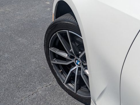 Used 2019 BMW 330i Sedan w/ Convenience Package RWD image 9
