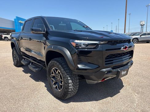 Used 2025 Chevrolet Colorado ZR2 AWD/4WD image 8