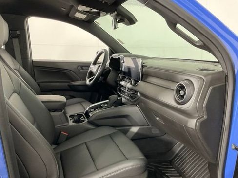 Used 2025 Chevrolet Colorado Trail Boss image 33