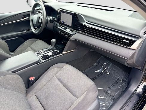 Used 2025 Toyota Camry LE image 12