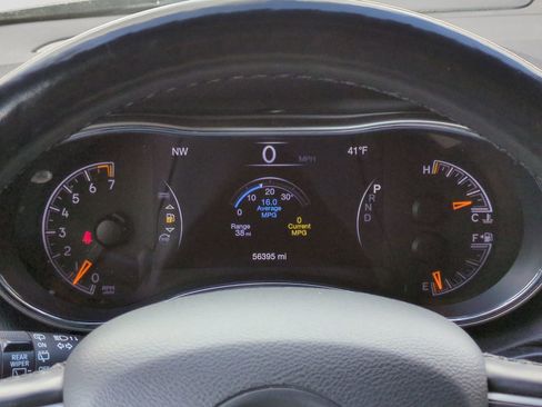 Used 2021 Jeep Grand Cherokee Laredo X image 35