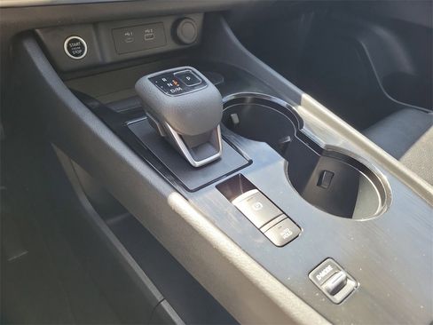 Certified 2022 Nissan Rogue SV image 31