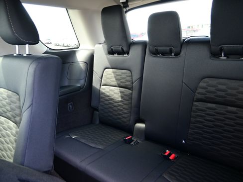 New 2026 Nissan Pathfinder SV image 15