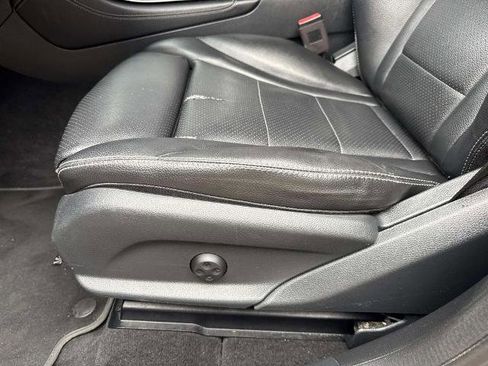 Used 2019 Mercedes-Benz GLC 300 w/ Premium Package image 18