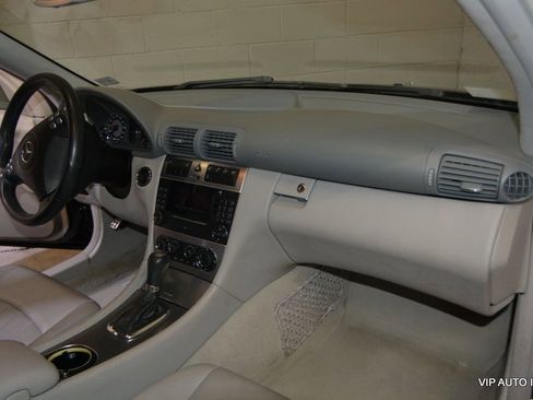 Used 2005 Mercedes-Benz C 55 AMG Sedan image 12