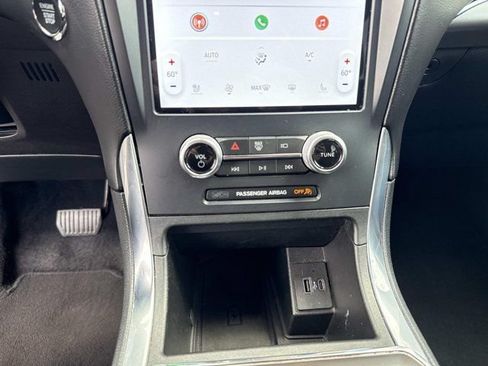 Used 2022 Ford Edge Titanium AWD/4WD image 30