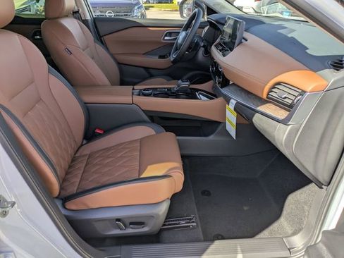 New 2026 Nissan Rogue Platinum image 16