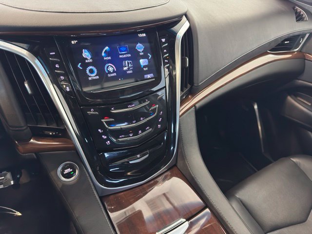 Used 2019 Cadillac Escalade Premium Luxury AWD/4WD image 18