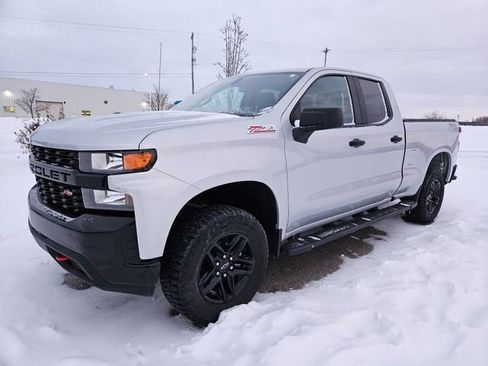 Used 2019 Chevrolet Silverado 1500 Custom Trail Boss w/ Custom Convenience Package image 3