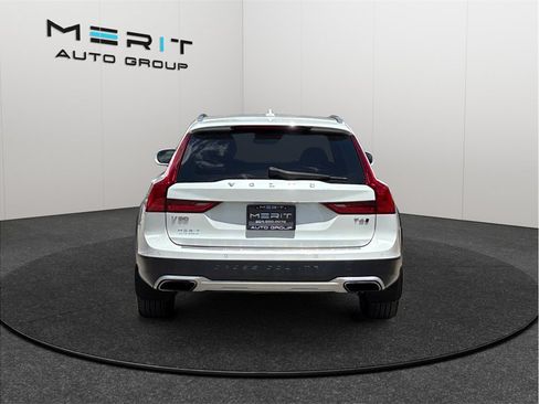 Used 2018 Volvo V90 T6 Cross Country w/ Convenience Package AWD/4WD image 8